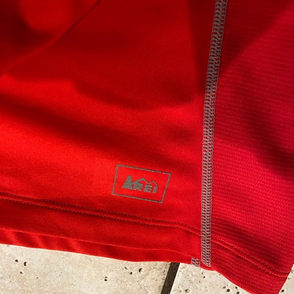 Men’s REI Red 1/4 Zip Hoodie, Great Condition, Medium - Picture 5 of 8